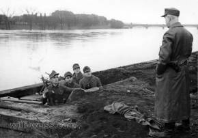 volkssturmbataillon_an_der_oder__1945.jpg
